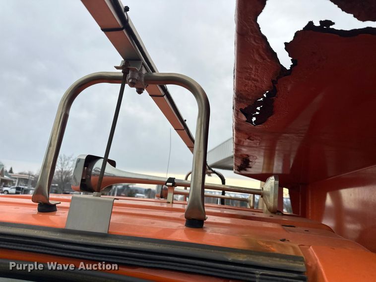 image for item FK1580 2012 International SF637 dump truck