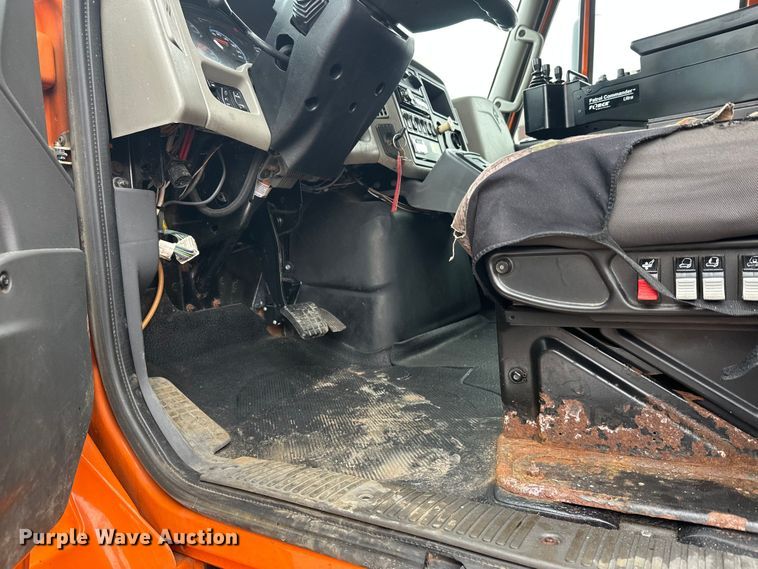 image for item FK1580 2012 International SF637 dump truck