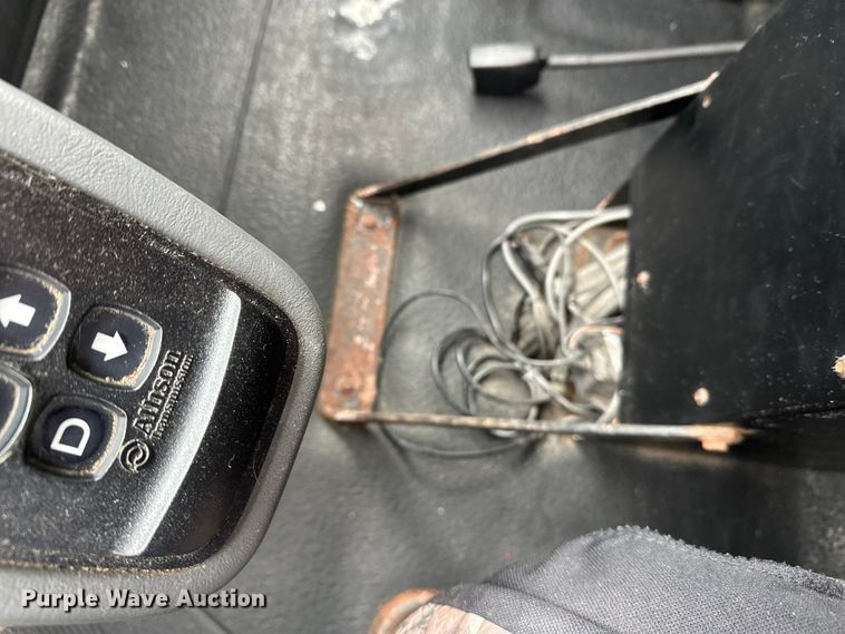 image for item FK1580 2012 International SF637 dump truck