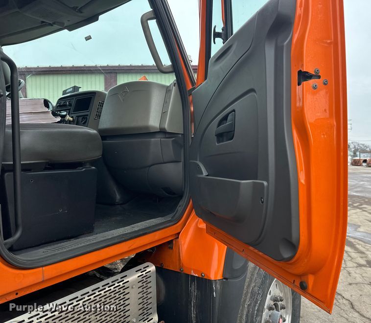 image for item FK1580 2012 International SF637 dump truck