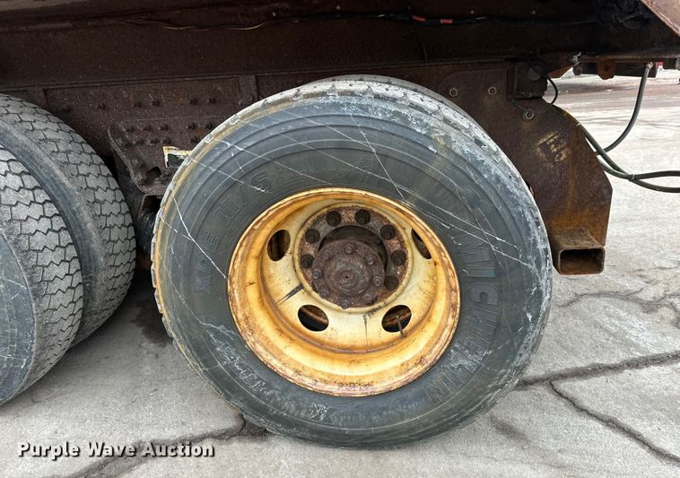 image for item FK1580 2012 International SF637 dump truck