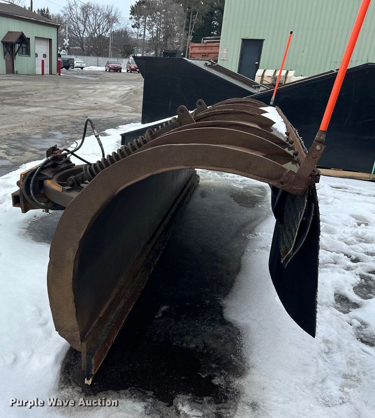 image for item FK1580 2012 International SF637 dump truck