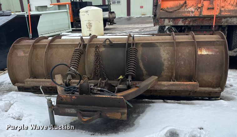 image for item FK1580 2012 International SF637 dump truck