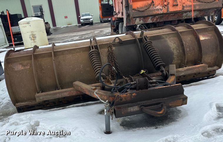 image for item FK1580 2012 International SF637 dump truck