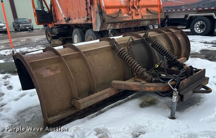 image for item FK1580 2012 International SF637 dump truck