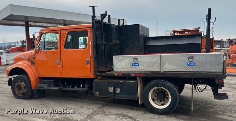 image for item FK1581 2002 International 4700 Low Profile Crew Cab flatbed truck