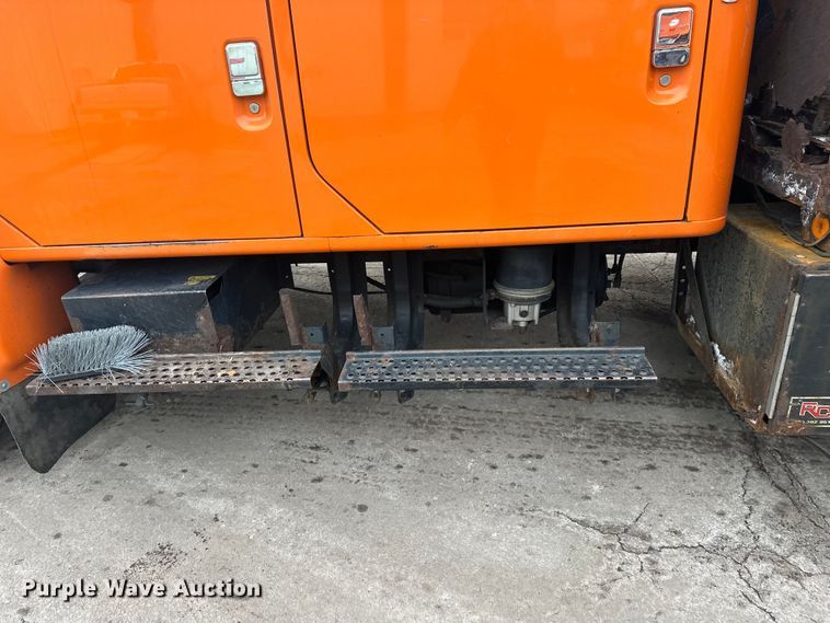 image for item FK1581 2002 International 4700 Low Profile Crew Cab flatbed truck