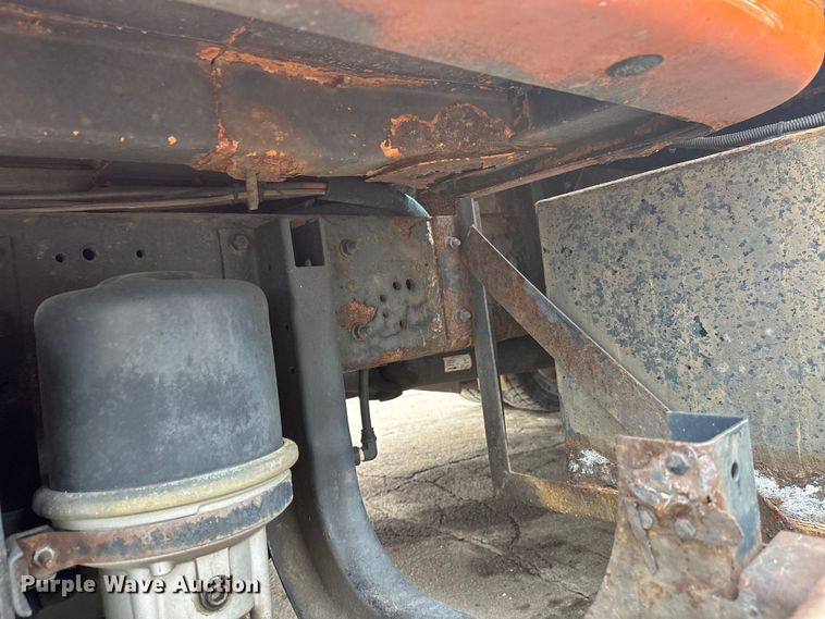 image for item FK1581 2002 International 4700 Low Profile Crew Cab flatbed truck