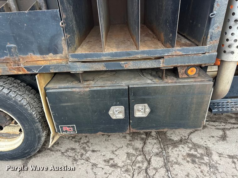 image for item FK1581 2002 International 4700 Low Profile Crew Cab flatbed truck