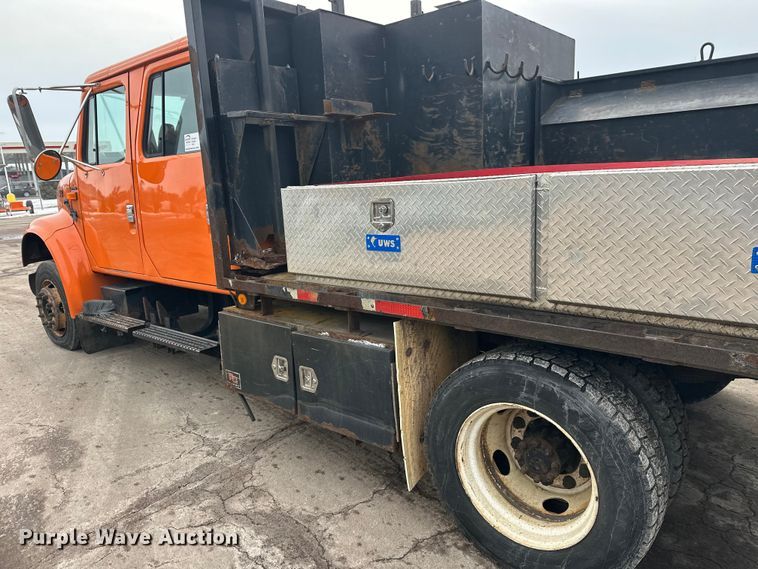 image for item FK1581 2002 International 4700 Low Profile Crew Cab flatbed truck