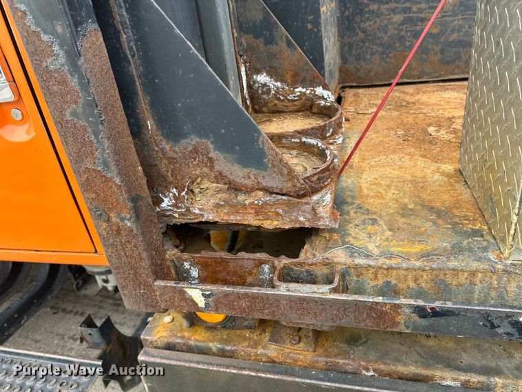 image for item FK1581 2002 International 4700 Low Profile Crew Cab flatbed truck