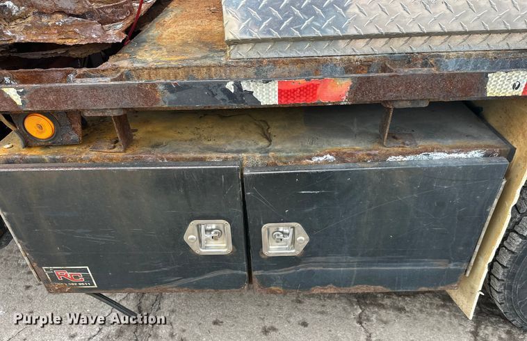 image for item FK1581 2002 International 4700 Low Profile Crew Cab flatbed truck