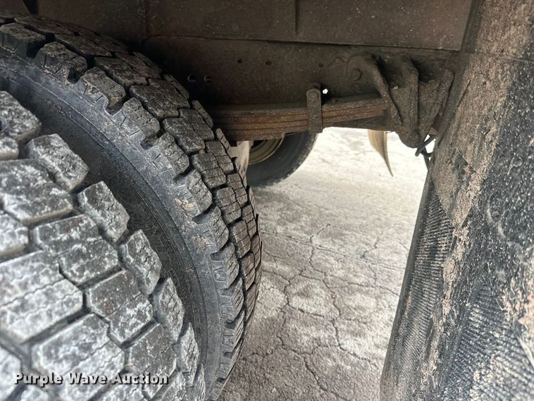 image for item FK1581 2002 International 4700 Low Profile Crew Cab flatbed truck