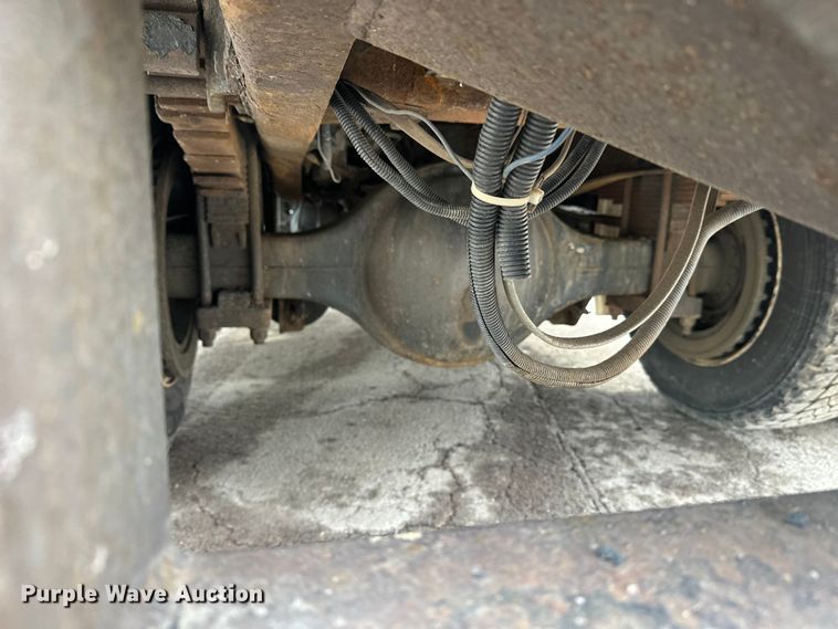 image for item FK1581 2002 International 4700 Low Profile Crew Cab flatbed truck