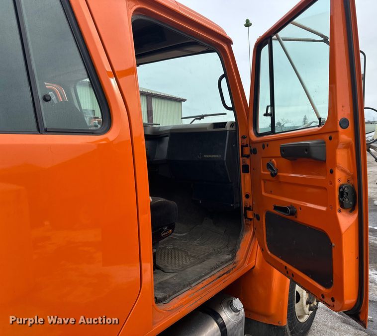 image for item FK1581 2002 International 4700 Low Profile Crew Cab flatbed truck