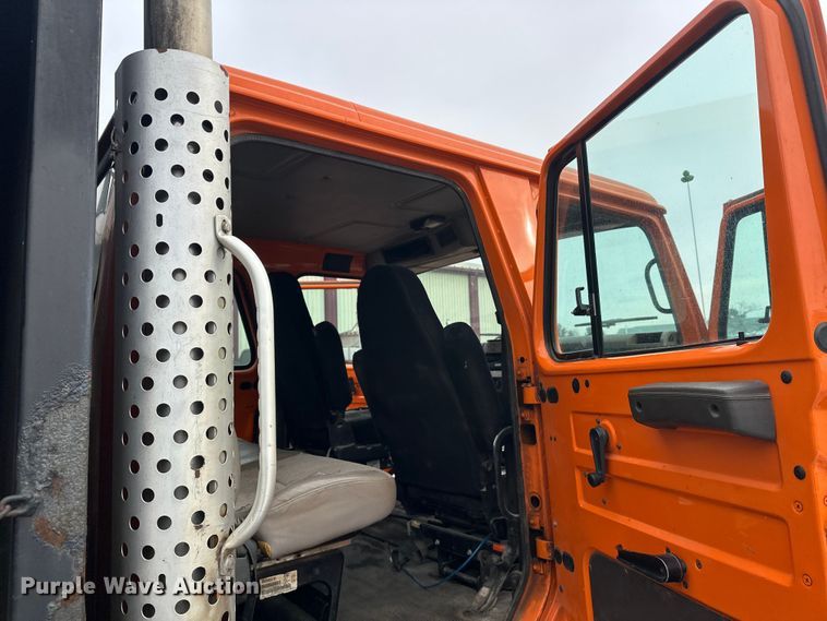 image for item FK1581 2002 International 4700 Low Profile Crew Cab flatbed truck