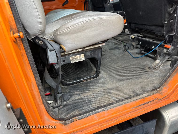 image for item FK1581 2002 International 4700 Low Profile Crew Cab flatbed truck