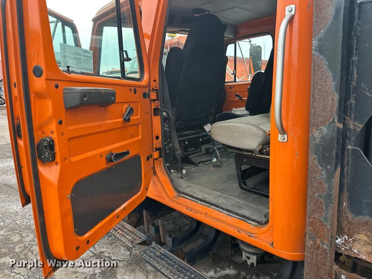 image for item FK1581 2002 International 4700 Low Profile Crew Cab flatbed truck