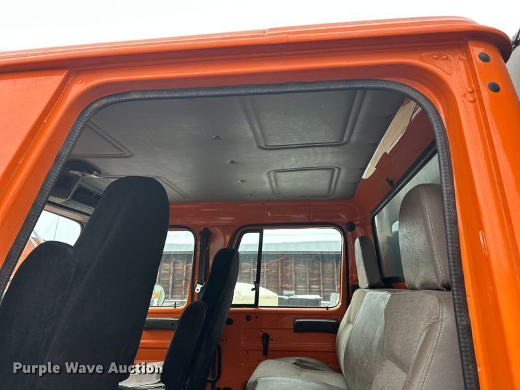 image for item FK1581 2002 International 4700 Low Profile Crew Cab flatbed truck