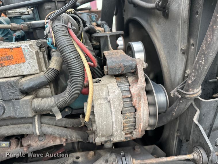 image for item FK1581 2002 International 4700 Low Profile Crew Cab flatbed truck