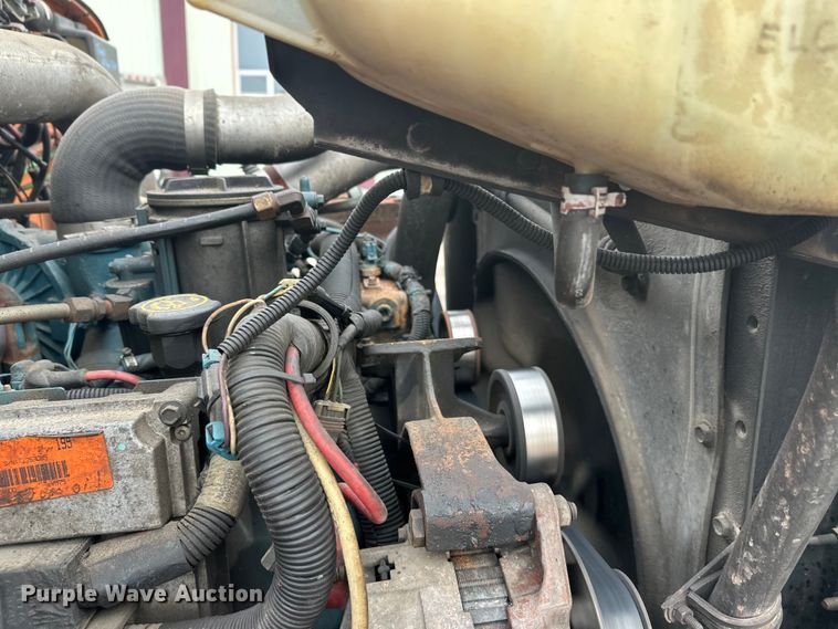 image for item FK1581 2002 International 4700 Low Profile Crew Cab flatbed truck