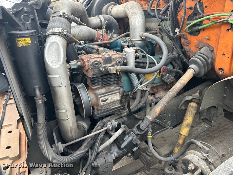 image for item FK1581 2002 International 4700 Low Profile Crew Cab flatbed truck