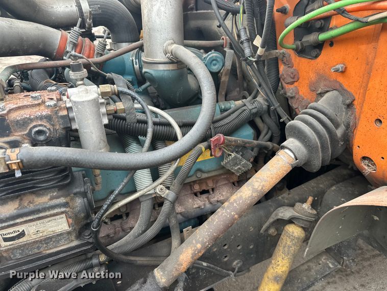 image for item FK1581 2002 International 4700 Low Profile Crew Cab flatbed truck