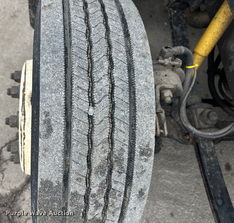 image for item FK1581 2002 International 4700 Low Profile Crew Cab flatbed truck