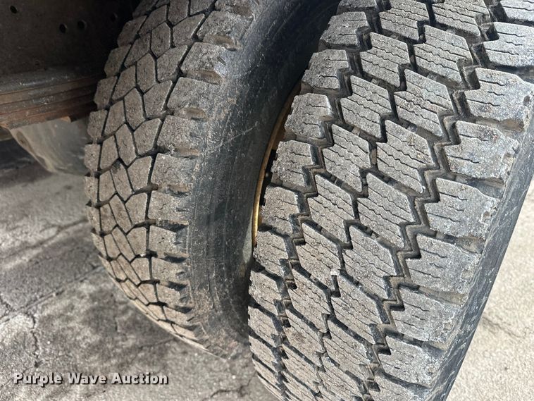 image for item FK1581 2002 International 4700 Low Profile Crew Cab flatbed truck