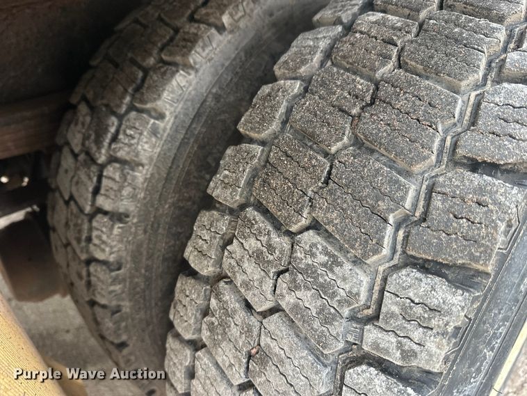 image for item FK1581 2002 International 4700 Low Profile Crew Cab flatbed truck