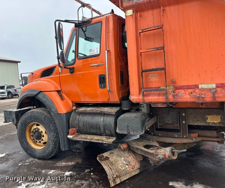 image for item FK1582 2008 International 7600 dump truck