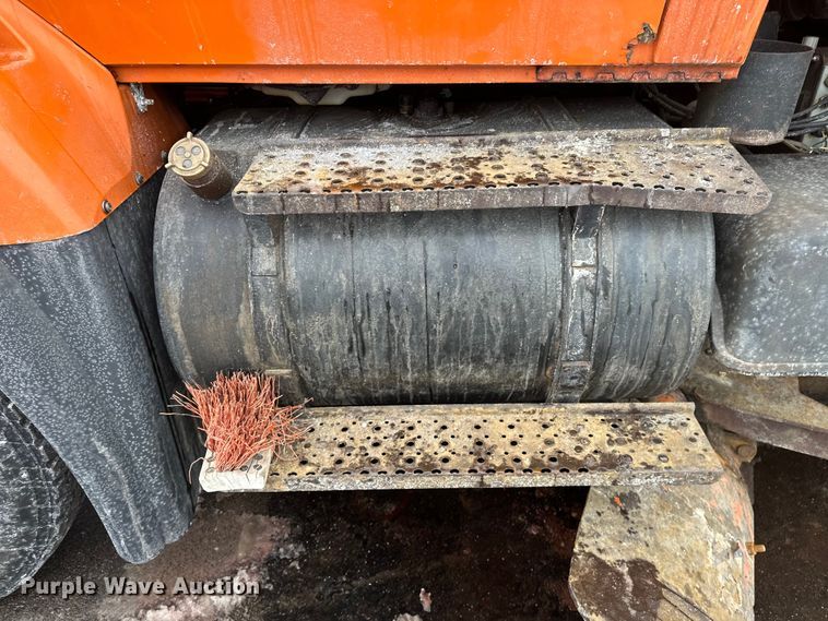 image for item FK1582 2008 International 7600 dump truck