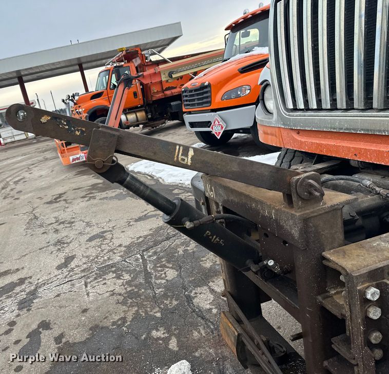 image for item FK1582 2008 International 7600 dump truck