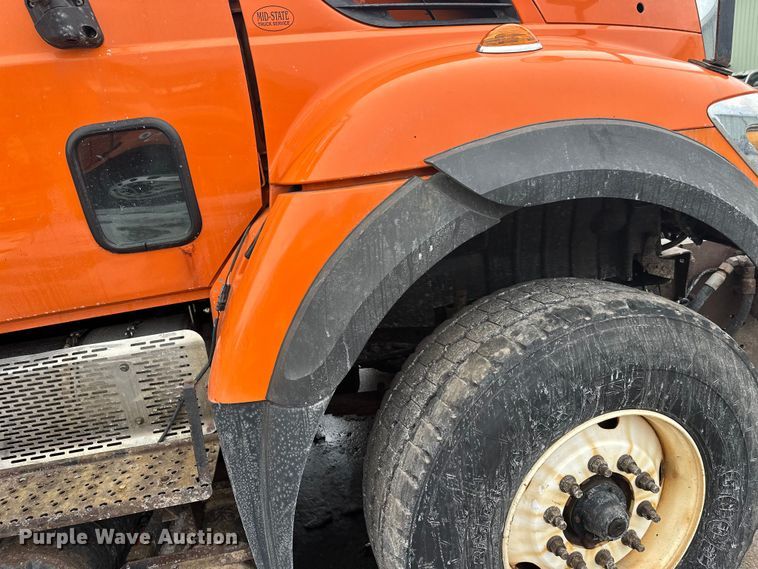 image for item FK1582 2008 International 7600 dump truck