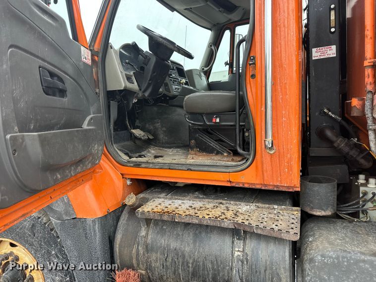 image for item FK1582 2008 International 7600 dump truck