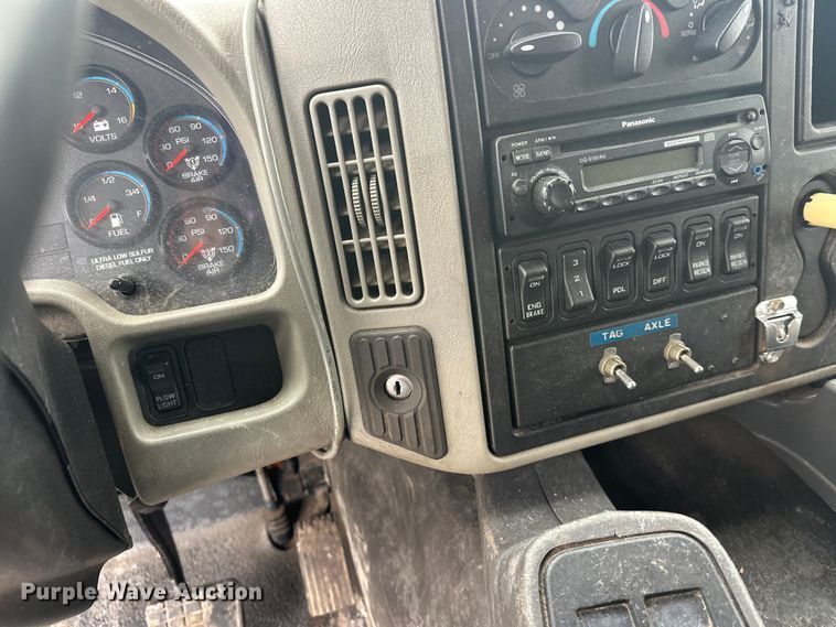 image for item FK1582 2008 International 7600 dump truck