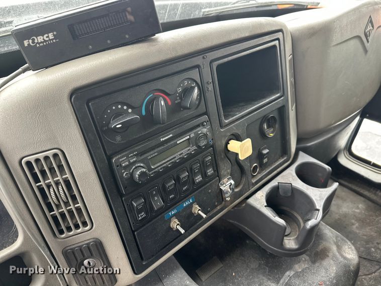 image for item FK1582 2008 International 7600 dump truck