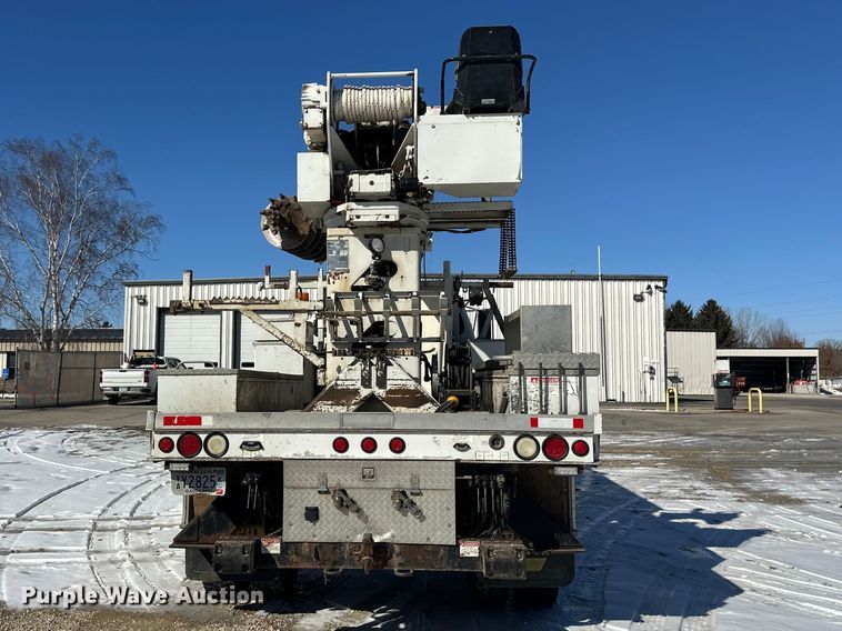 image for item FK1672 2007 Ford F750 digger derrick truck