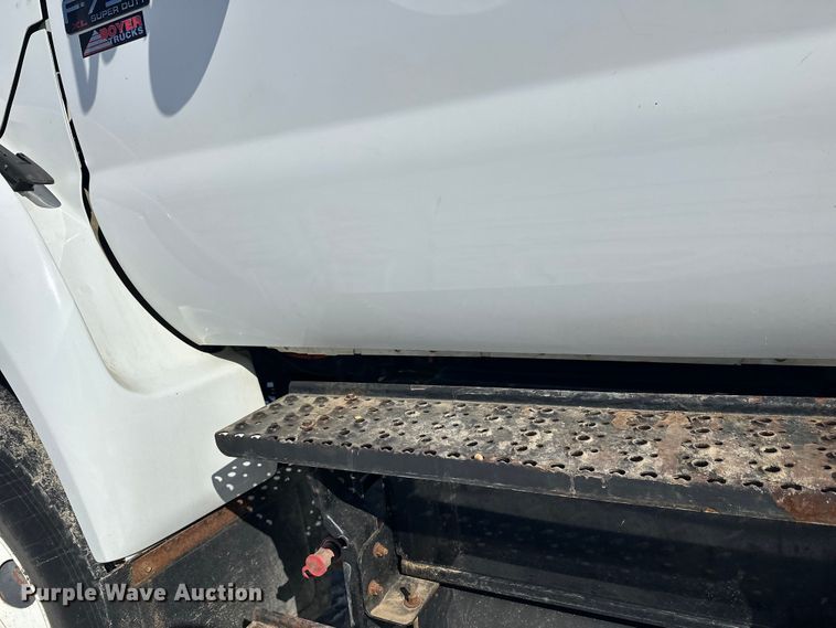 image for item FK1672 2007 Ford F750 digger derrick truck