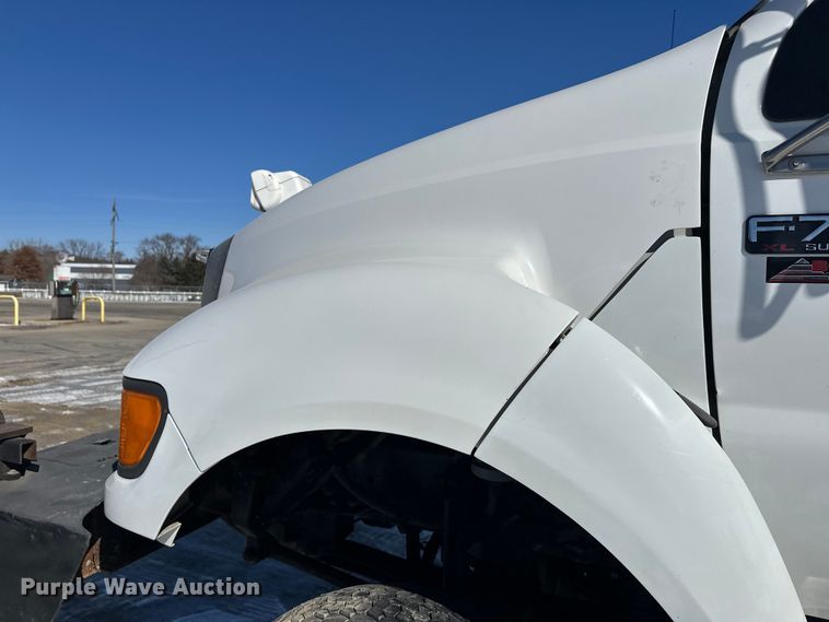 image for item FK1672 2007 Ford F750 digger derrick truck