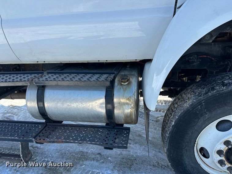 image for item FK1672 2007 Ford F750 digger derrick truck