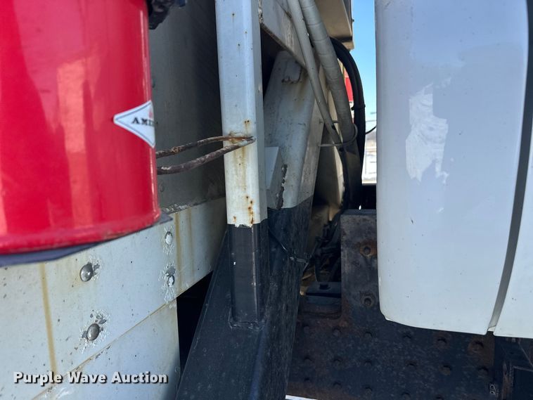 image for item FK1672 2007 Ford F750 digger derrick truck