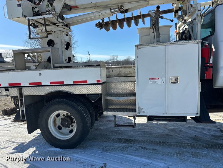 image for item FK1672 2007 Ford F750 digger derrick truck