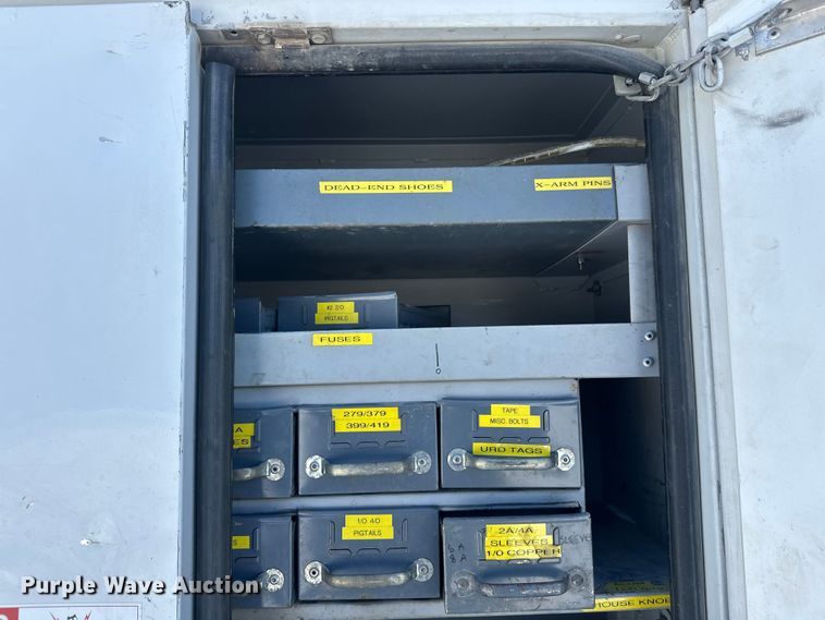 image for item FK1672 2007 Ford F750 digger derrick truck