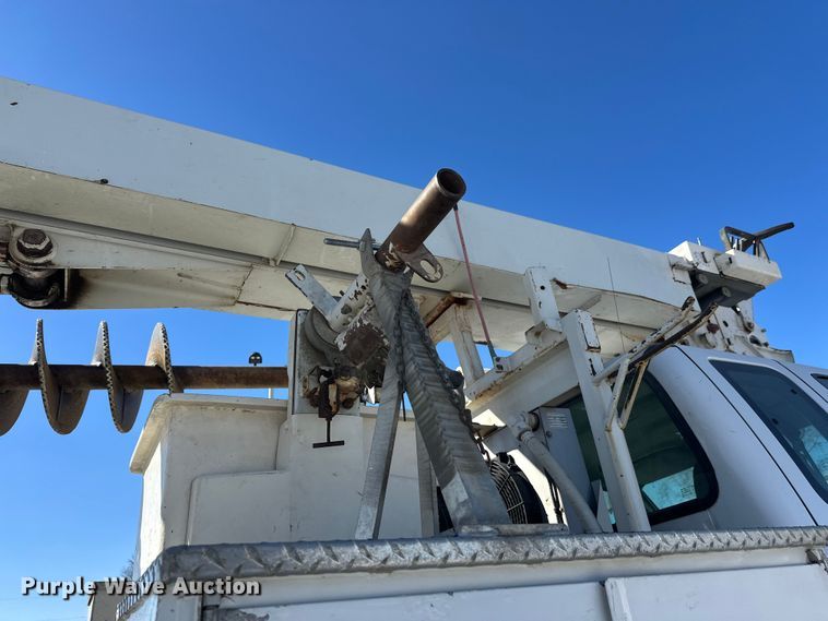 image for item FK1672 2007 Ford F750 digger derrick truck