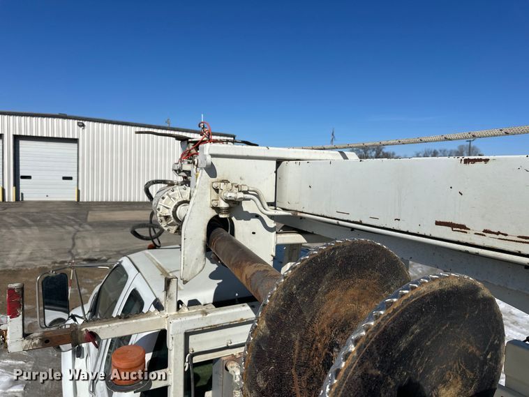 image for item FK1672 2007 Ford F750 digger derrick truck