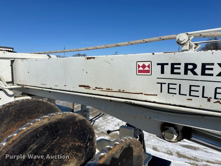 image for item FK1672 2007 Ford F750 digger derrick truck