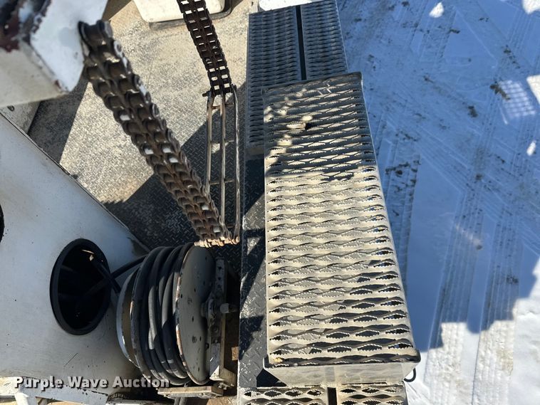 image for item FK1672 2007 Ford F750 digger derrick truck