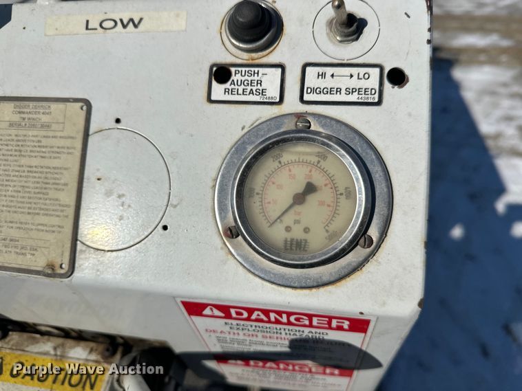 image for item FK1672 2007 Ford F750 digger derrick truck