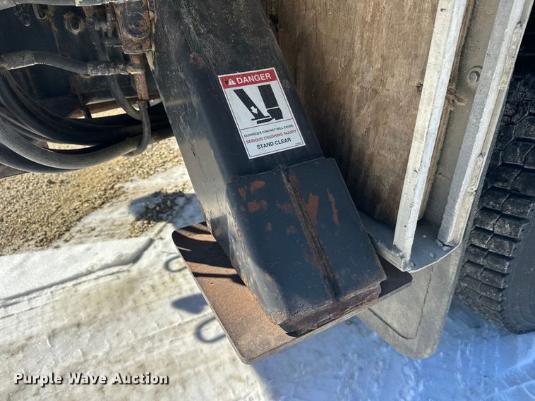 image for item FK1672 2007 Ford F750 digger derrick truck